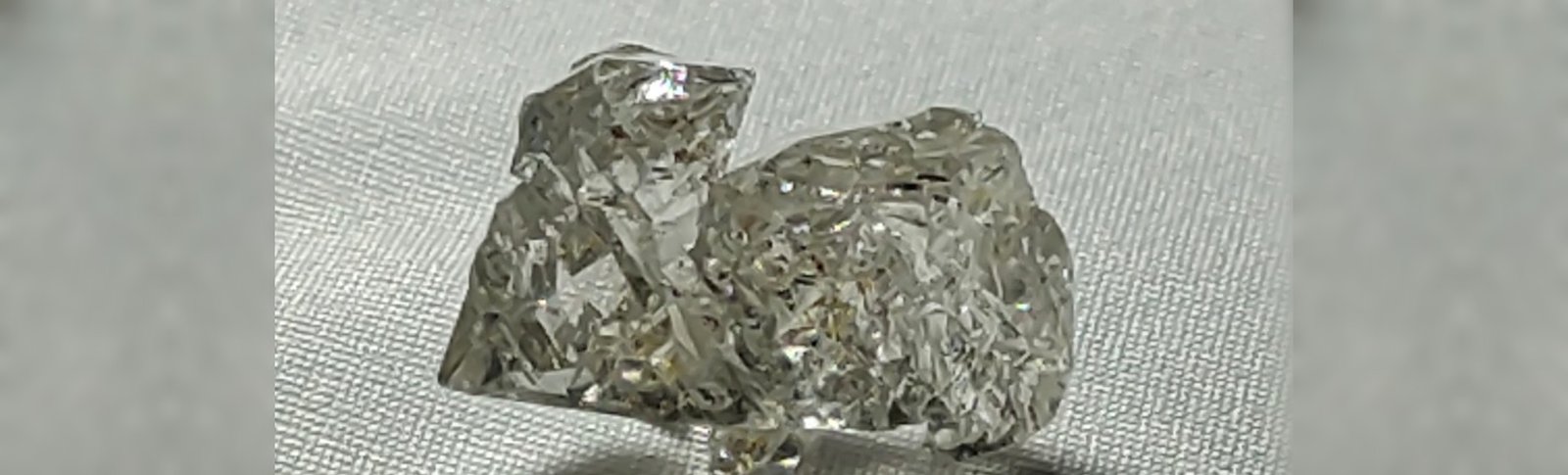 Single clear Herkimer diamond quartz specimen